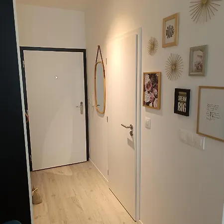 Cozy One-room With Garage And Ac Apartman