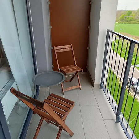 Cozy One-room With Garage And Ac