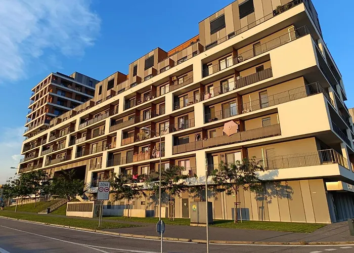 Cozy One-room With Garage And Ac Апартаменти *