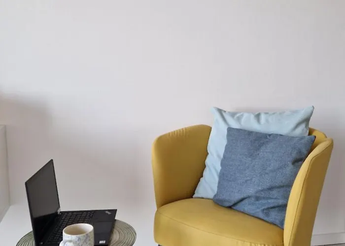 Апартаменти Cozy One-room With Garage And Ac