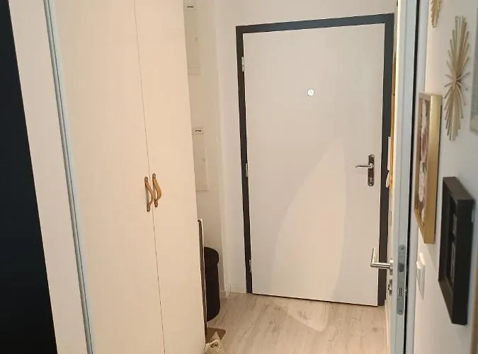 Cozy One-room With Garage And Ac *